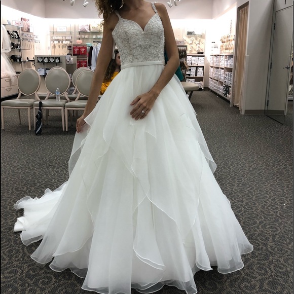 Wedding Gown - Picture 2 of 13